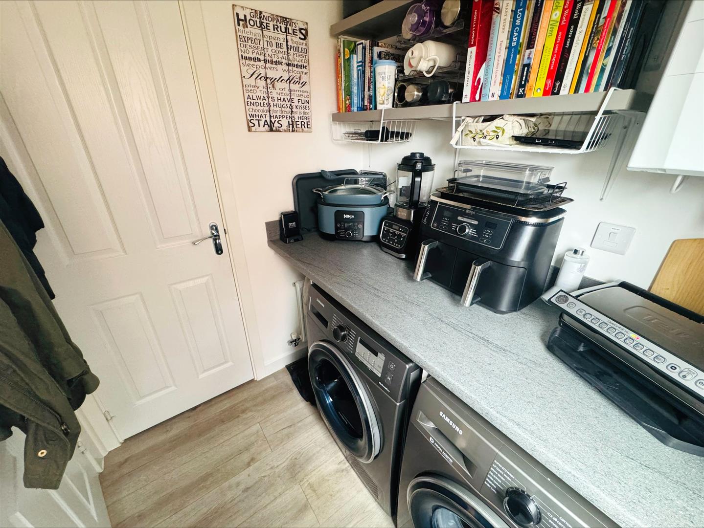 Clos Y Nant, Carway, Kidwelly, SA17 4JH